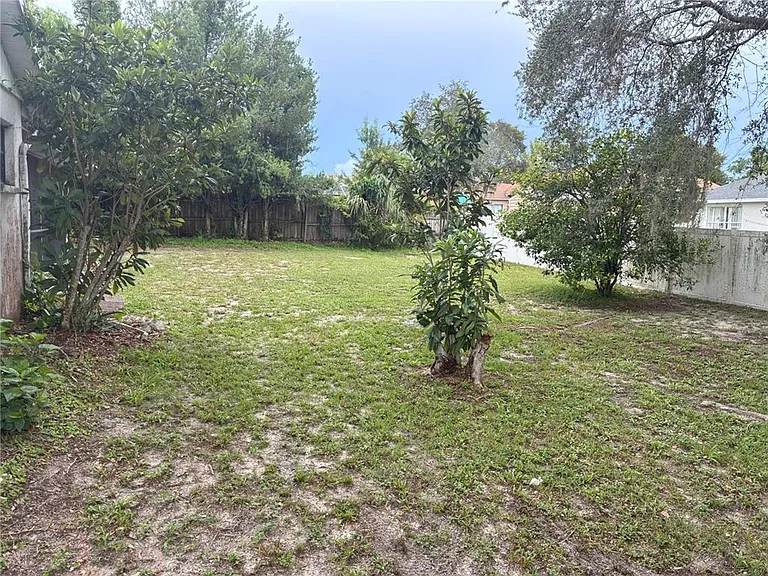 2378 Comerwood Dr — Photo 18
