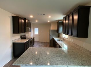 621 Riverdale Dr, Jarrell, TX 76537