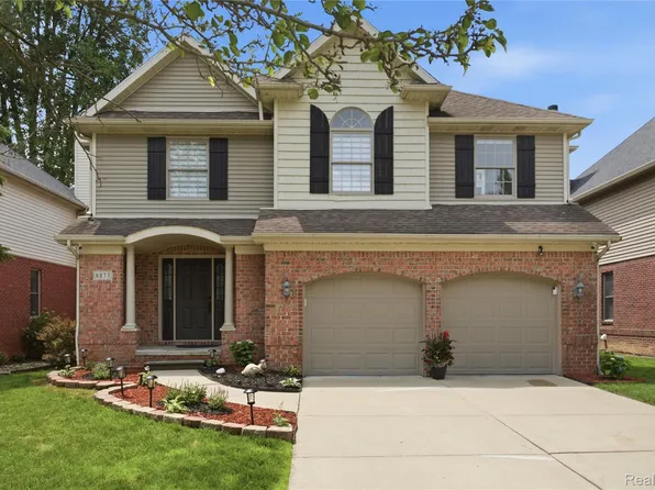 8873 Northern Ave, Plymouth, MI 48170