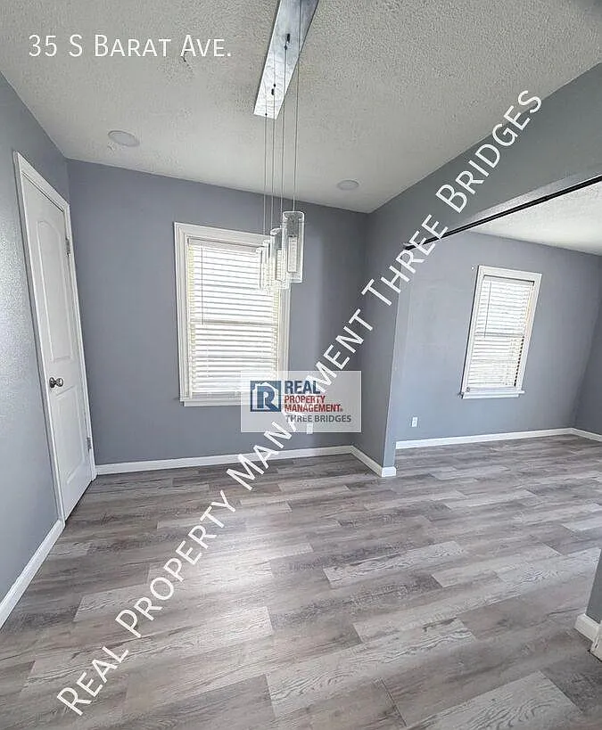 Property Photo - 35 S Barat Ave
