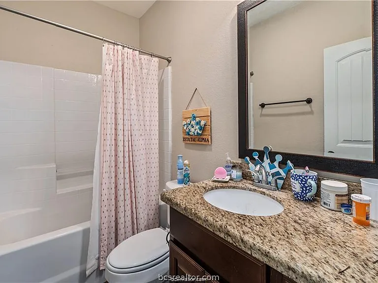 411 Ash St — Photo 10