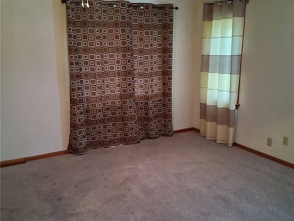 5th image of 3058 Dayton Ave