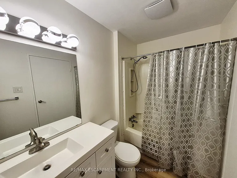 421 Fairview Dr #105 — Photo 11