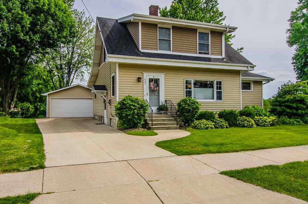 805 Park St, Wrightstown, WI 54180 Zillow