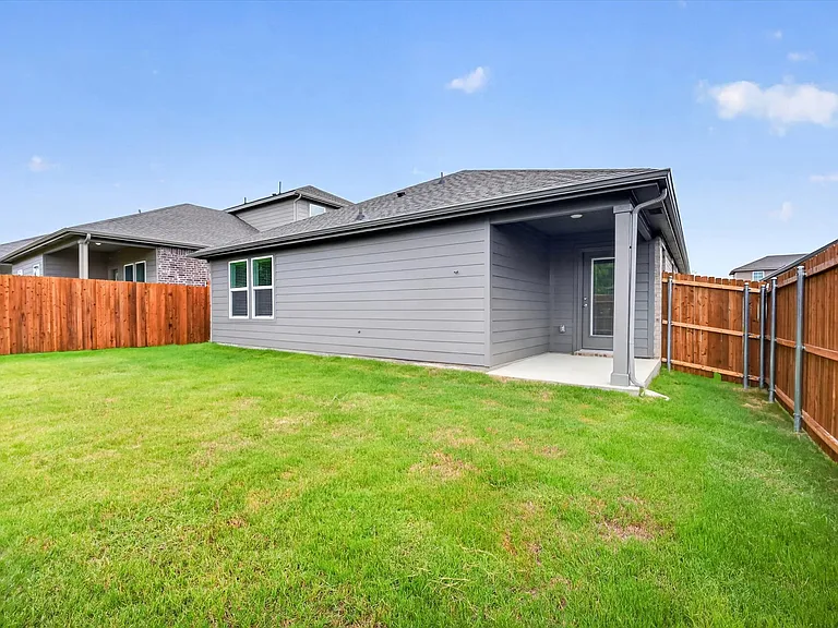 3330 Catamount Dr — Photo 17
