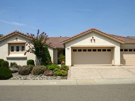 1st image of 900 Yosemite Ln