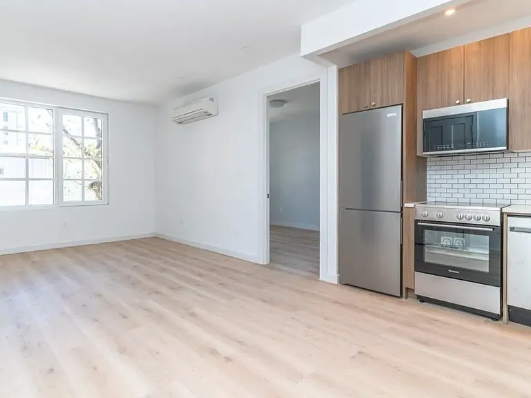 245 Front St #2 — Photo 1