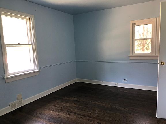 5th image of 343 Hawthorne Blvd