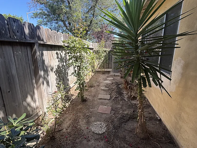 2220 Jeanine Dr — Photo 15