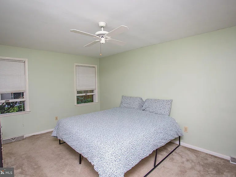 67 Townview Dr — Photo 24