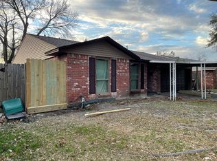 2220 Huckleberry Ln, Pasadena, TX 77502