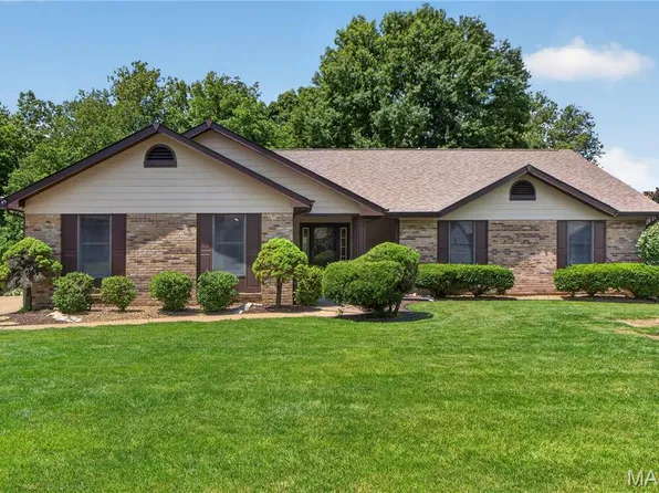 2973 Wentworth Dr, Saint Charles, MO 63301