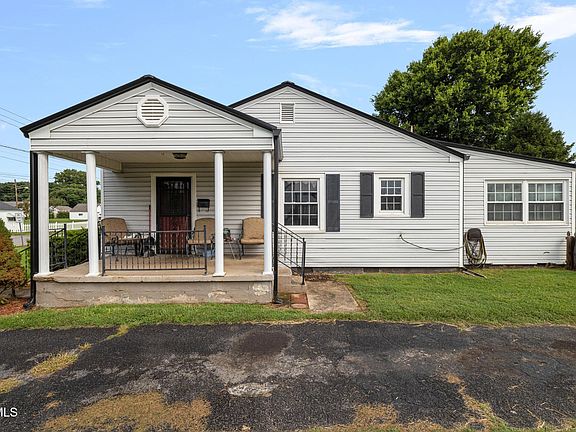 5th image of 408 Holly Ln