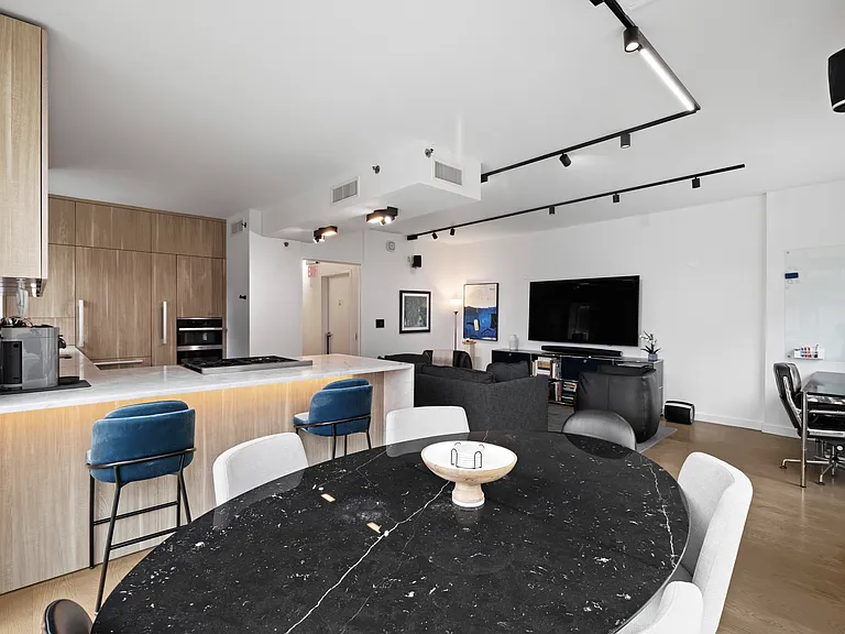 265 E Houston St #7 — Photo 11