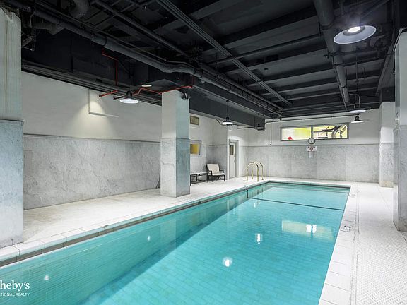 3rd image of 11 W 67th St #901