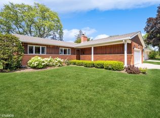 712 S Louis St, Mount Prospect, IL