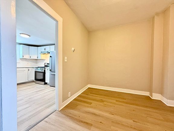 5th image of 196 Olivia St #2