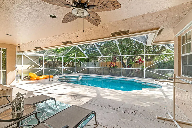 3 bed, 2.0 bath, 2000 sqft, $4,750 — Photo 3