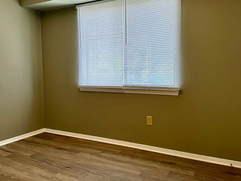 410 Maple Ave #H — Photo 7