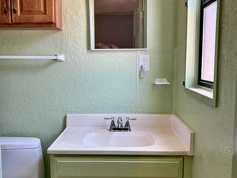 1721 Utah St NE — Photo 16