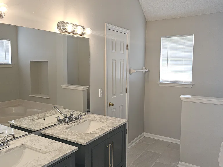 7111 Creekside Dr — Photo 12
