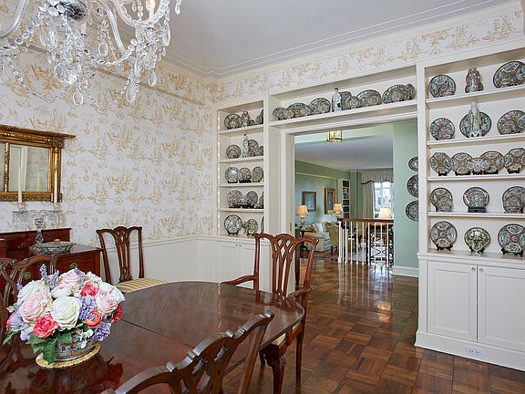 4th image of 25 Central Park W APT 16M