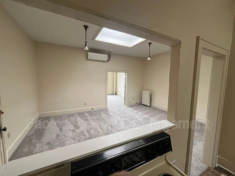 1 bed, 1.0 bath, 730 sqft, $925 — Photo 3