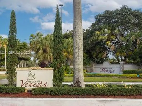 9785 Nob Hill Ct, Fort Lauderdale, FL