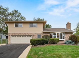 1420 June Ln, Lombard, IL 60148
