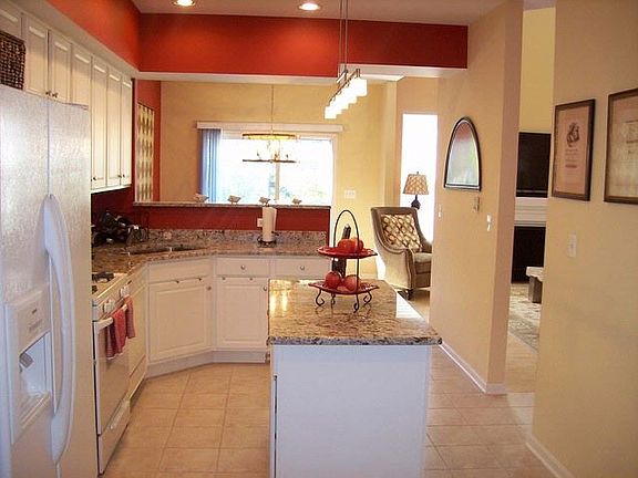4th image of 157 Farmgate Dr