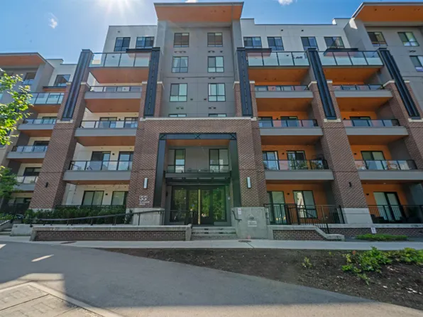 55 Klahanie Dr #201, Pt Moody, BC V3H 5K3