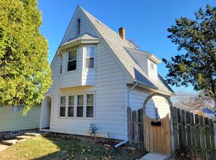 3954 S Lipton Ave, Saint Francis, WI 53235