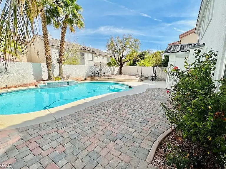 188 Tamarron Cliffs St — Photo 1