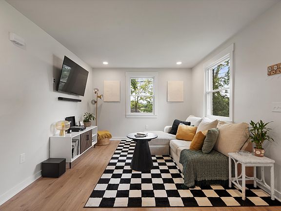 5th image of 324 Cumberland Ave