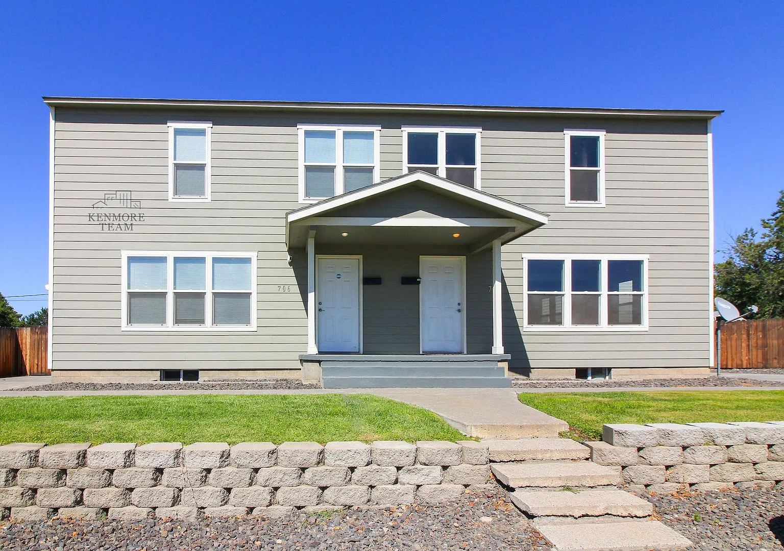 3 Bedroom, 2 Bath Duplex in Central Richland — Photo 1