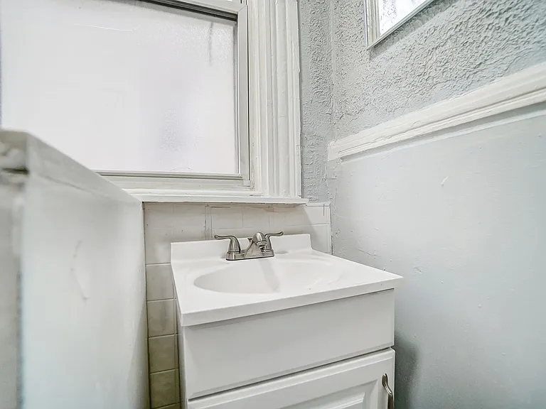 870 Rockdale Ave — Photo 34