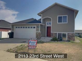 2113 23rd St W, Williston, ND 58801