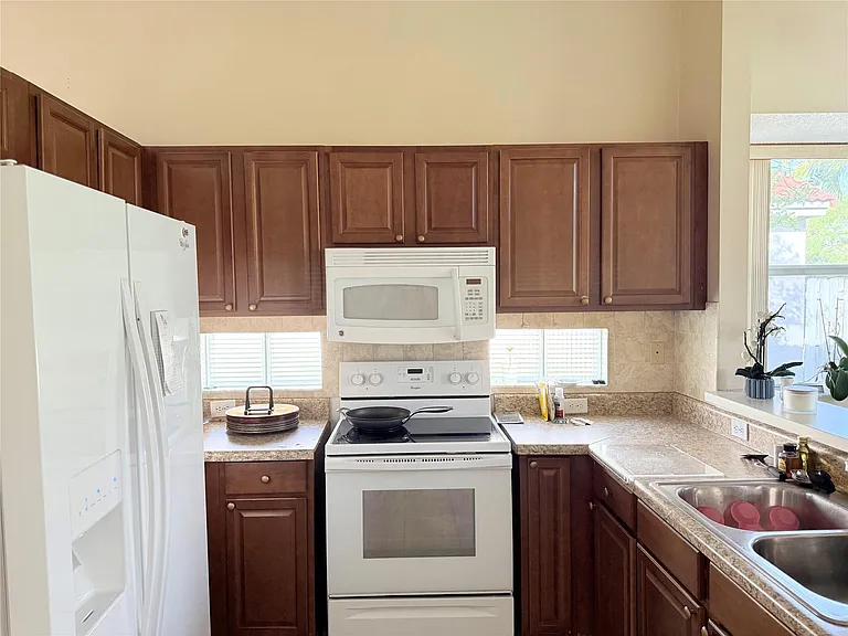 4965 SW 153rd Ave — Photo 5