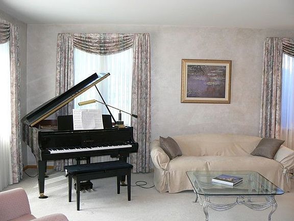2nd image of 208 Seers Ct