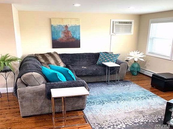 5th image of 521 W Park Ave