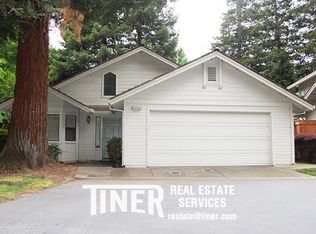 2088 University Park Dr, Sacramento, CA 95825