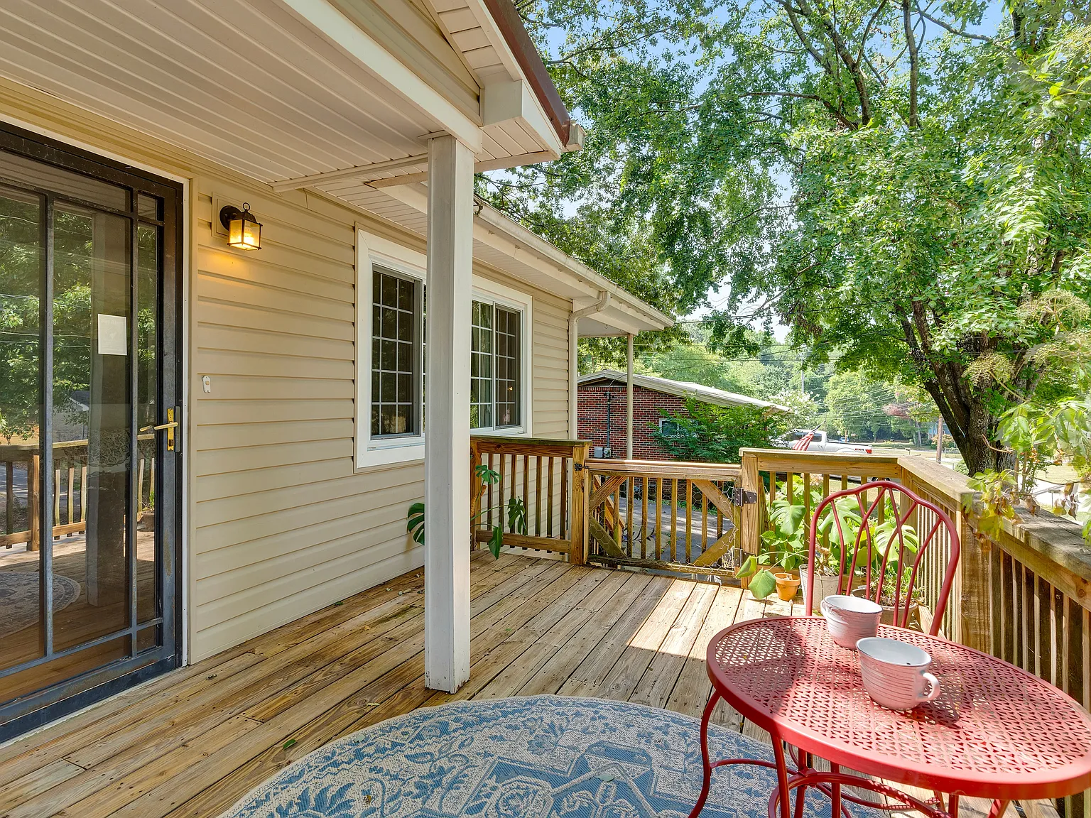 2 bed, 847 sqft, $2,300 — Photo 3