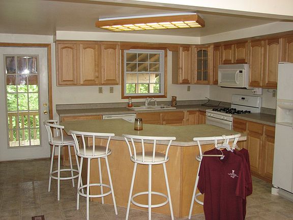 Kitchen with breakfast bar.