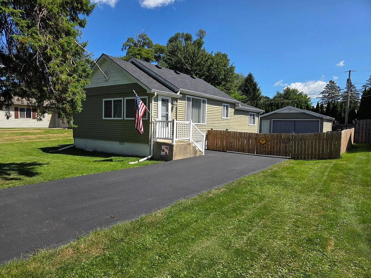 2816 Mabie STREET photo 1