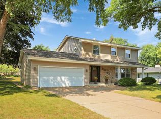 9712 Rich Curv, Bloomington, MN 55437