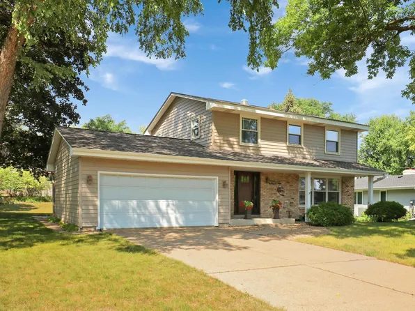 9712 Rich Curv, Bloomington, MN 55437