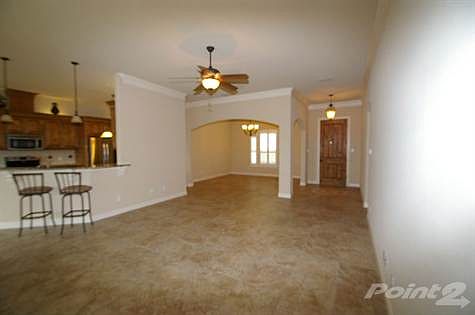 3922 Gladstone 004
