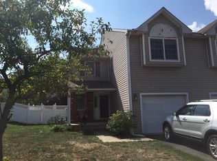 528 Meadow Ln, Pennsburg, PA 18073