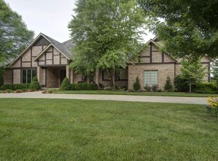 5625 S Dunrobin Dr, Springfield, MO 65809