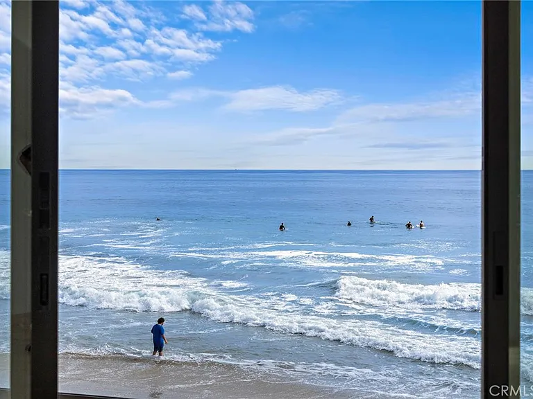 715 Oceanfront Front — Photo 24
